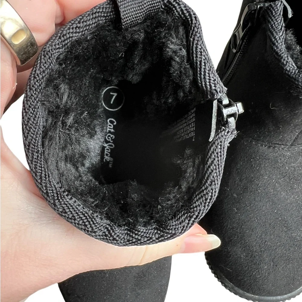 Cat & Jack Arlo Bootie Girls Black Faux‎ Suede Fuzzy Lined Boots 7